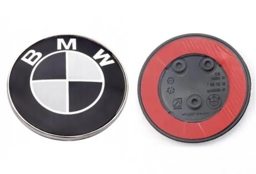 alt="Emblemat BMW 82mm 51147288752 na maskę F30"